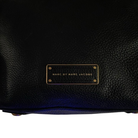Marc  By Jacobs Black and Gold Leather Shoulder Bag - Picture 8 of 9